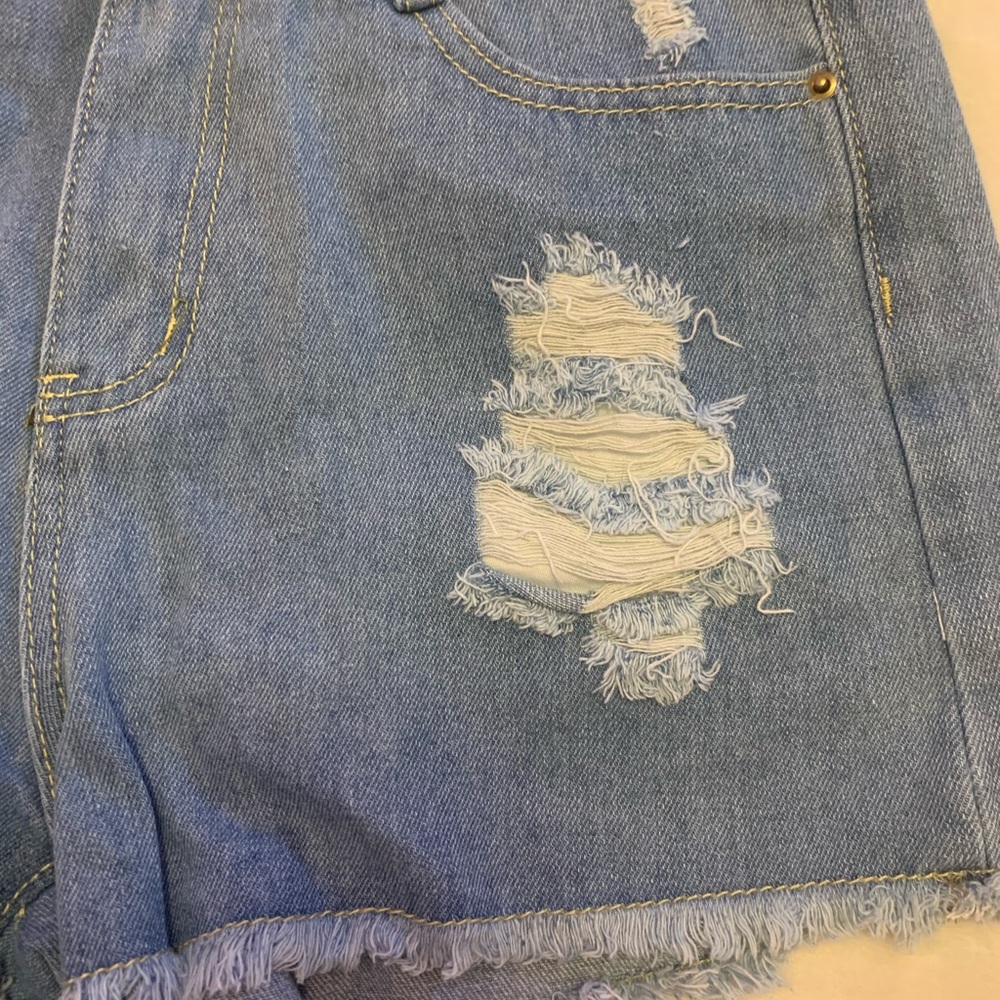 SOLD ROMWE Jean shorts - Picture 2 of 3